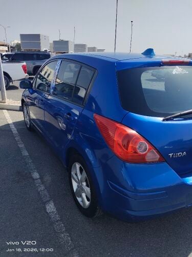 Nissan tiida hatchback