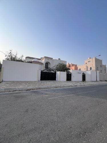 للبيع فيلا مؤجرة اسكان فى الذخيرة