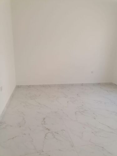 للبيع فيلا معيذر الجنوبي مؤجرة