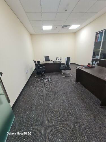 مكتب للإيجار لوسيل