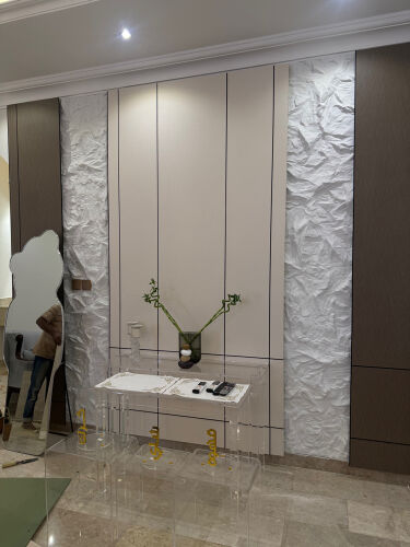 luxurious wall decorations 