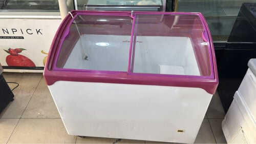Ice cream display freezer