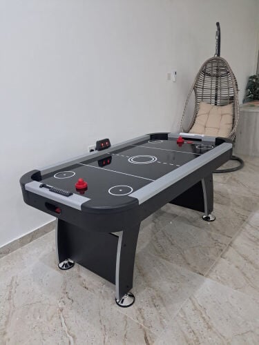 Air hockey table
