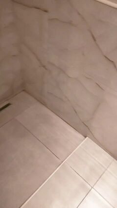 بلاط السيراميك