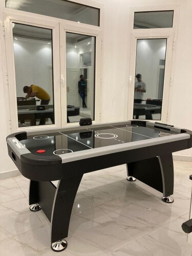 Air hockey table