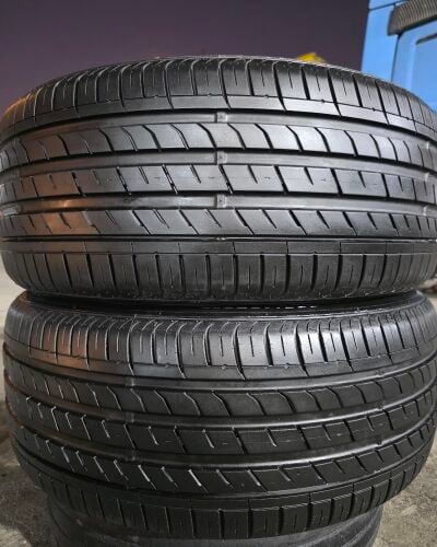 255/45/19 Roadstone Tyre Korea