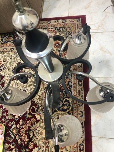 لمبة دير +طاولة + ثريا 