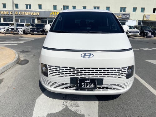 Hyundai 2023 STaia white 