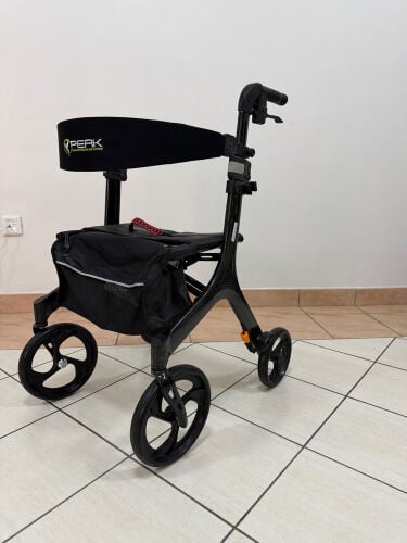 Rollator wheeled walker