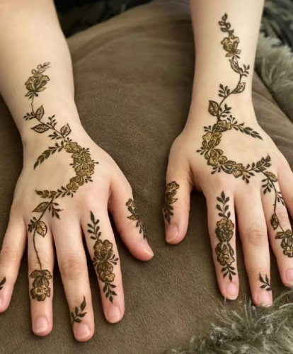 Professional henna artist availab