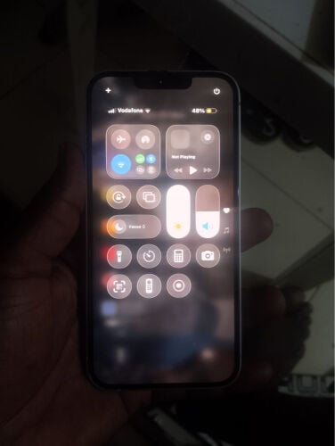 ايفون ١٤ بطاريه ٩٧. استعمل خفيف 
