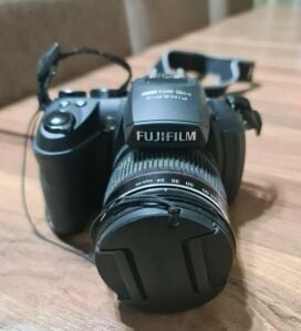 CAMERA: FUJIFILM FINEPIX HS 20EXR
