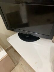 شاشة ممتازة و نظيفة