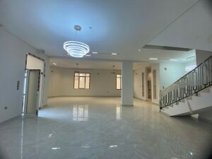 فيلا مستقلة جديدة مع مصعد