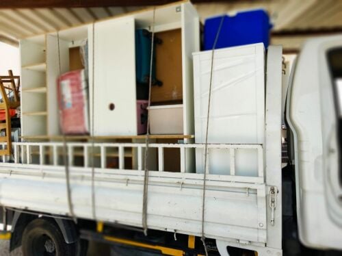 نقل عفش وفك وتغليف وتركيب واثاث ا