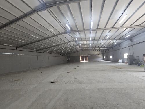 We have a 1500 sq m warehouse ava