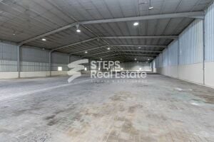 مستودع واسع مع غرف للإيجار