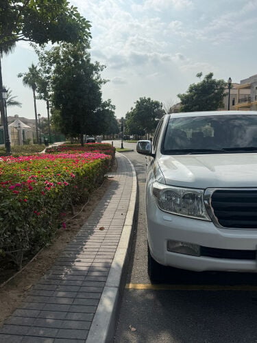 Land Cruiser GXR. very good car. 
