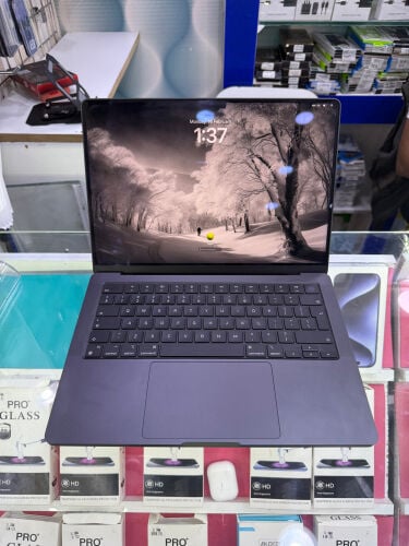MacBook pro m4 (2024) model 