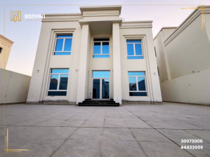 فيلا جديدة فاخرة بالخور