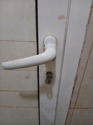 Door lock installation 
Maintena