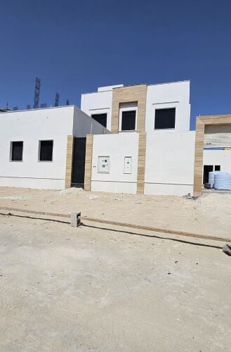 للبيع فيلا في منطقة ام صلال على