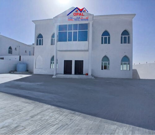 للإيجار فيلا جديدة على الإسكان 