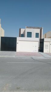 **الرويس . للإيجار فيلا جديده*