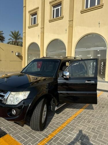 ميتسوبيشي باجيرو كاملة موصفات٢٠١٤