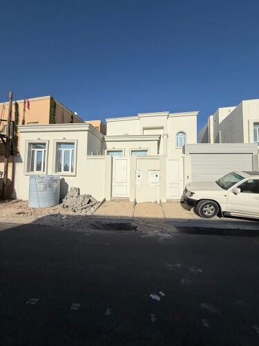 للبيع فيلا في معيذر الشمالي جديدة