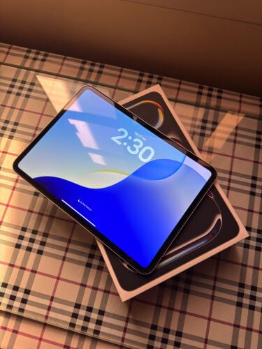 iPad Pro, Apple Pencil, keyboard 