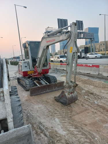 For rent a 3.5 ton excavator with driver daily weekly monthly rent to continue 7010 0866