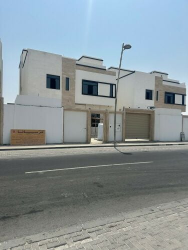 للبيع فلل فاخرة بالثمامة وجاهزة 