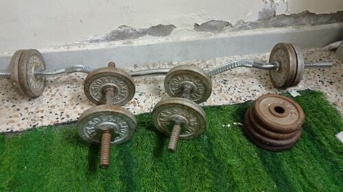 zigzag bar and plates