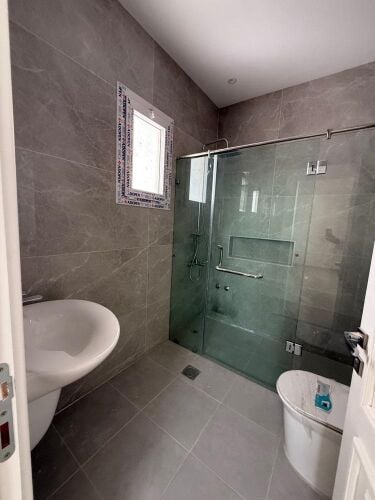 للبيع فيلا تشطيب ممتاز الدحيل