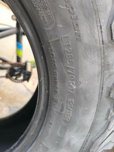 BF Goodrich 285/70/17