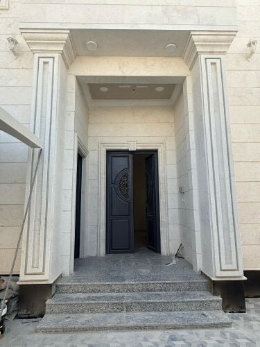 للبيع فيلا في ام قرن