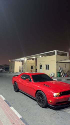 dodge challenger srt-8 