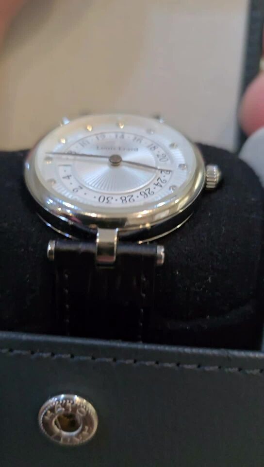 ساعة أصلية سير جلد