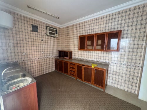 للايجار فيلا منطقة ام قرن