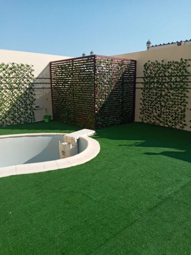 العشب الصناعي 