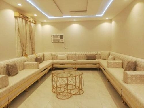 Professional carpenter available