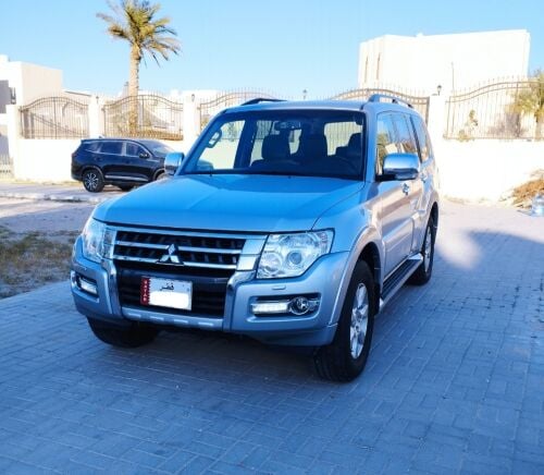 Pajero full options.