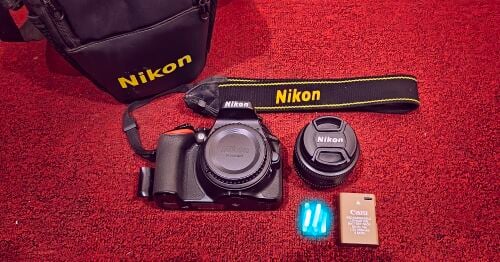 Nikon D5600 pouch battery