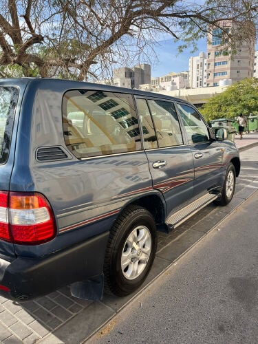 سيارةً كروزر جي اكس 