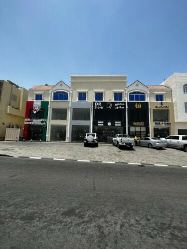 محل للايجار في الريان مع ميزانين
