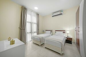 شقة بثلاث غرف نوم بقرب المترو