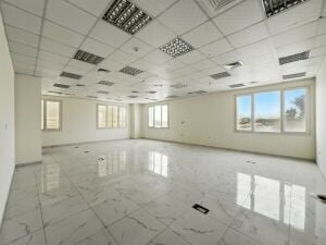 المره | مكتب واسع | موقع مميز