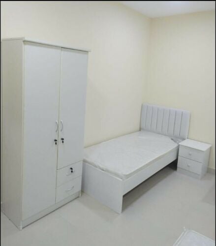 نحن نبيع جميع أنواع الأثاث الجديد