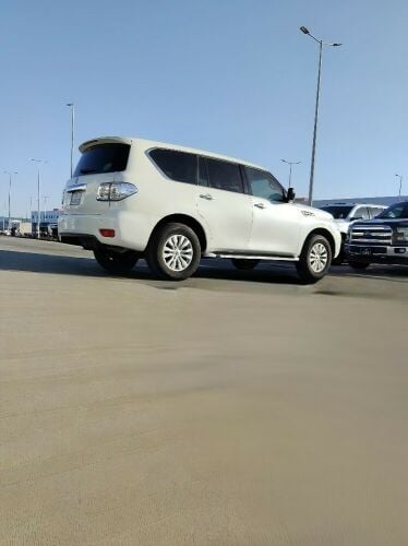 Nissan Patrol Standard  6 cylin